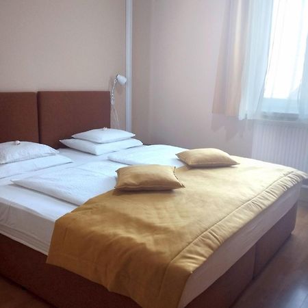 Bed and Breakfast Stan és Panzió Balatonalmádi Exterior foto